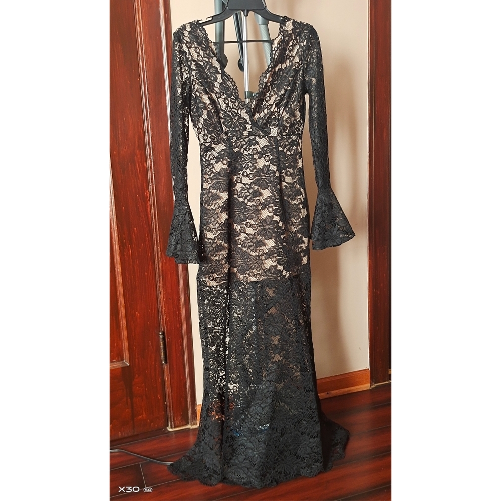 Elegant lace dress